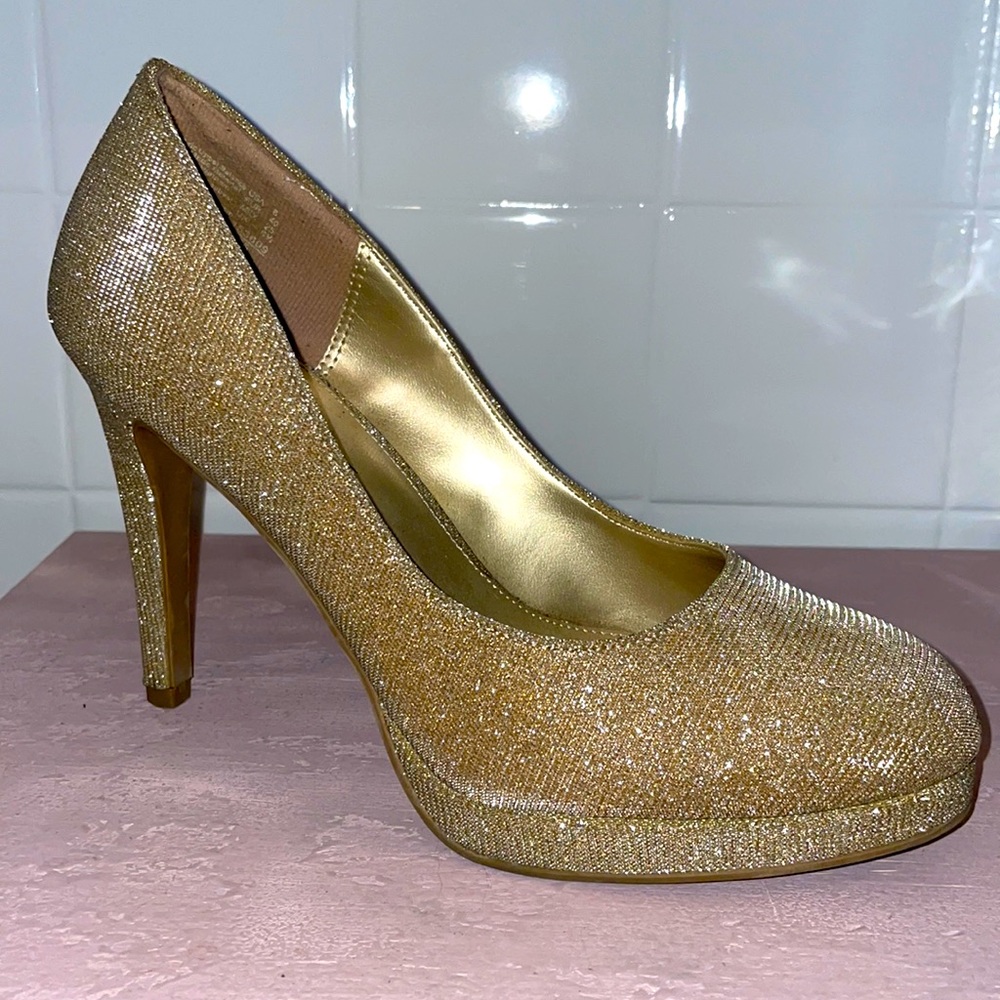 Gold platform heel